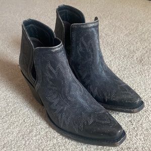 NWOT Ariat western booties size 7.5
